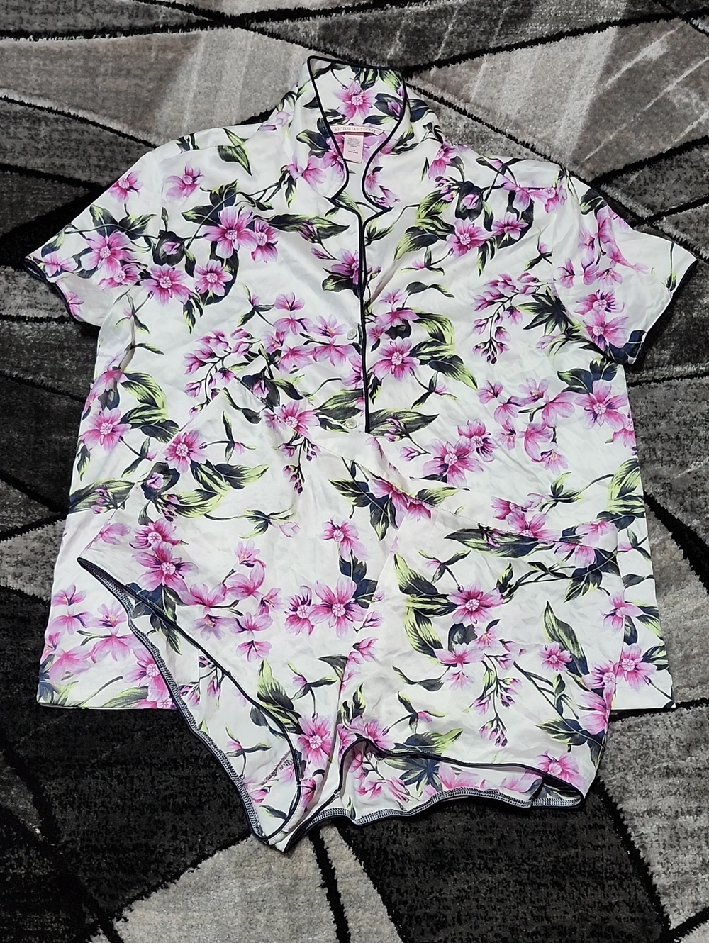 VICTORIA SECRET 2018 2PC SATIN FLORAL SHORT-SLEEVE TOP & SHORT BOTTOMS PAJAMA SE